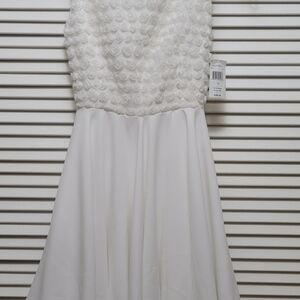 Helena White Rosette Floral Fit & Flare party  Dress Sleeveless Polyester Sz 12